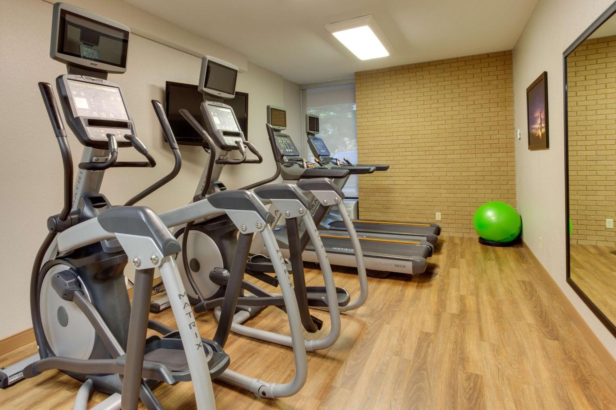 Drury Inn & Suites Louisville East Eksteriør bilde