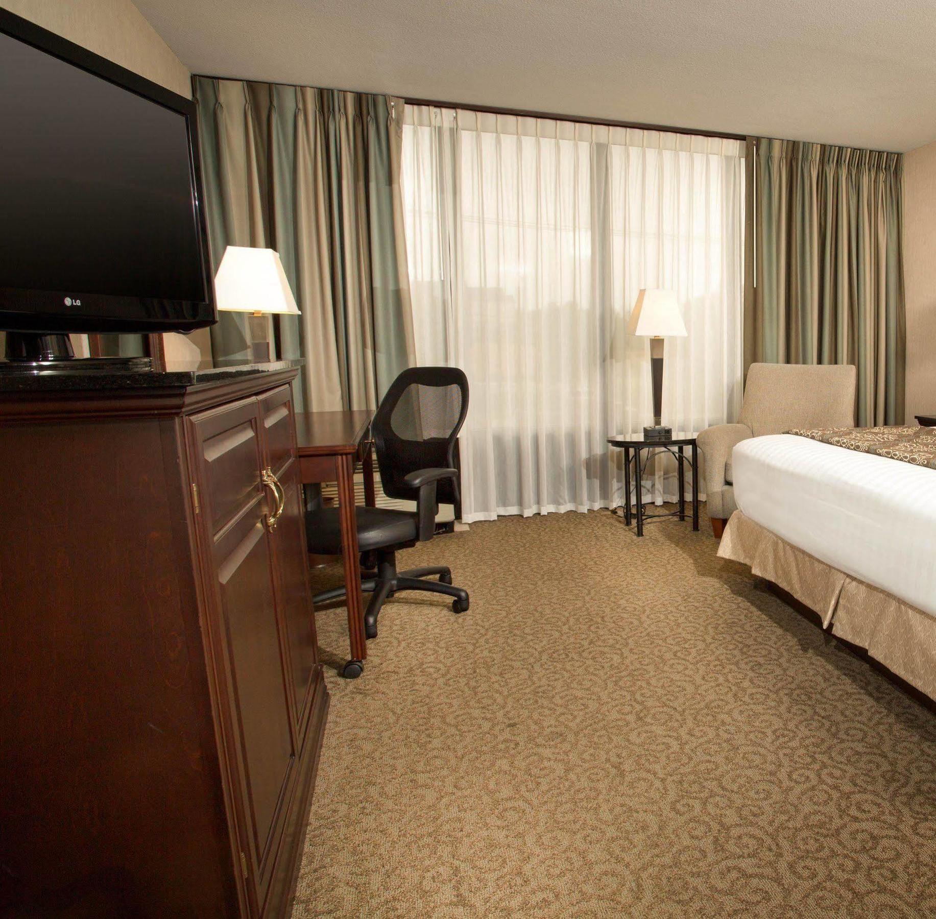 Drury Inn & Suites Louisville East Eksteriør bilde